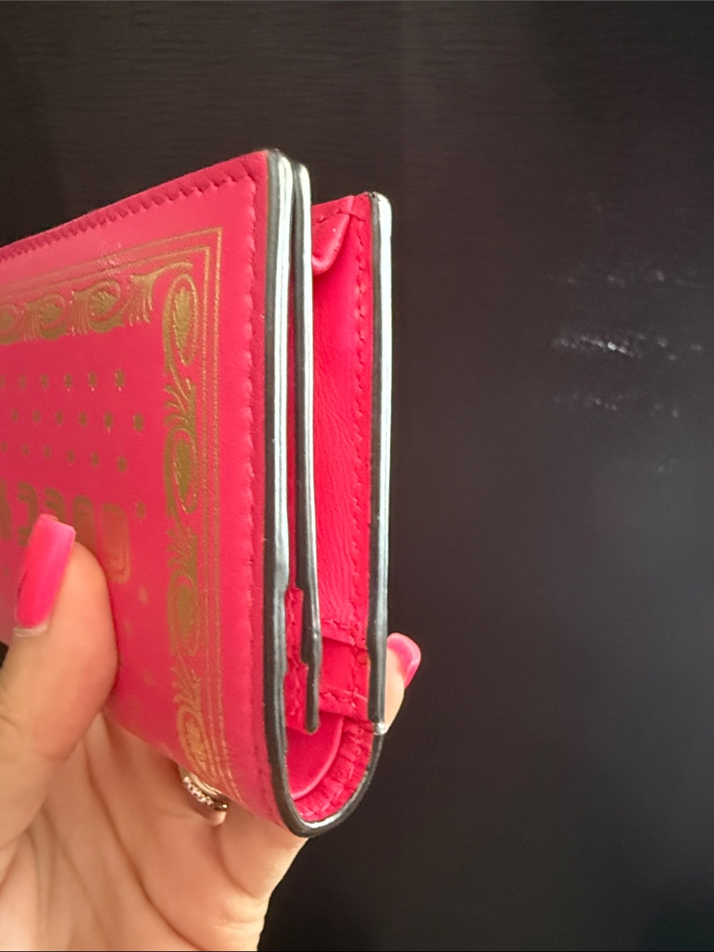 Gucci Pink Leather Compact Card Case with Gold Foil Design - Picture 4 of 7